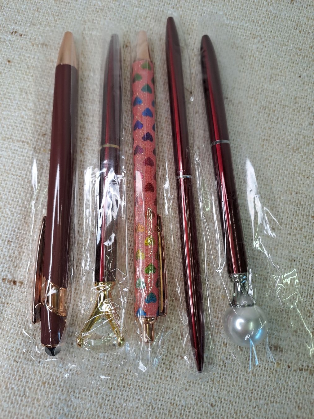 Stifte & Marker: Set mit 5 edlen Kugelschreiber rot – Neu und originalverpackt aus Uznach von Walaylatiere