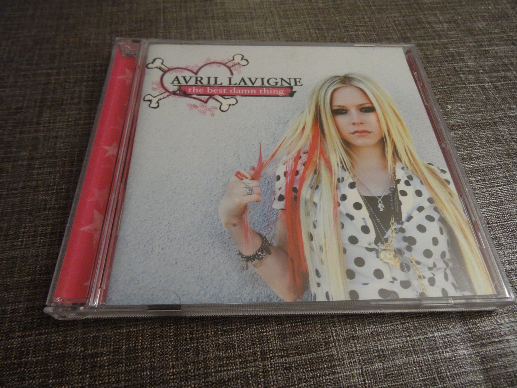 CDs: Avril Lavigne - The Best Damn Thing - CD – Gebraucht aus Olten von Disc-Ausverkauf