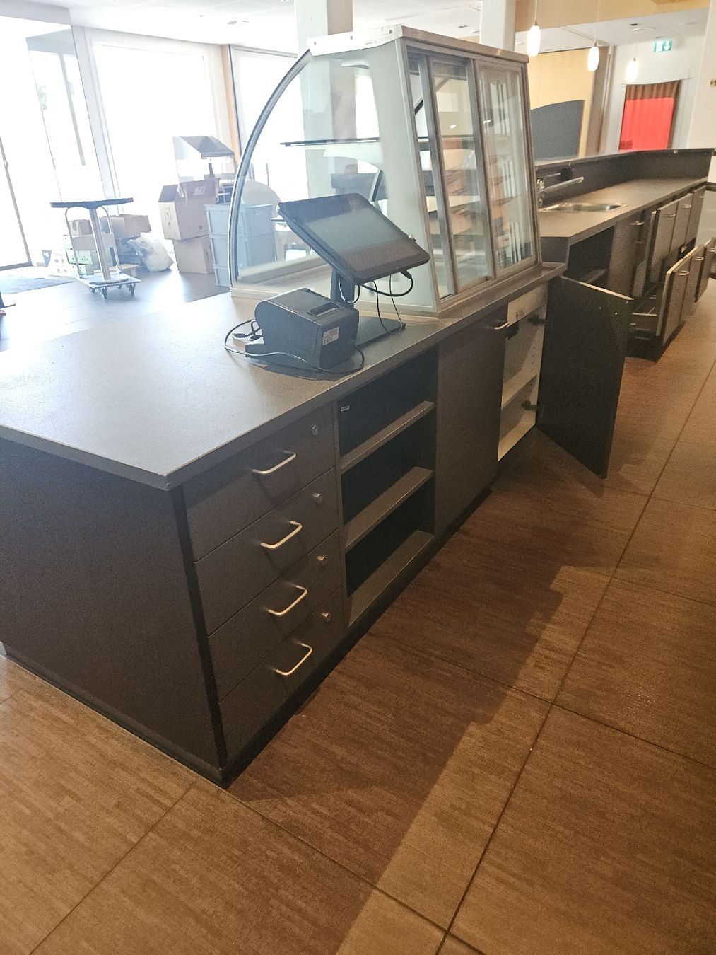 Ladenausstattungen & Messebau: Buffet Restaurant Cafe Bar – Gebraucht aus Morschach von Hanswi 1