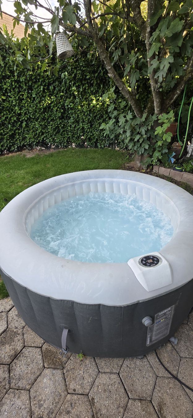 Bains à remous: jacuzzi – Défectueux à Bellach par rodebel 1