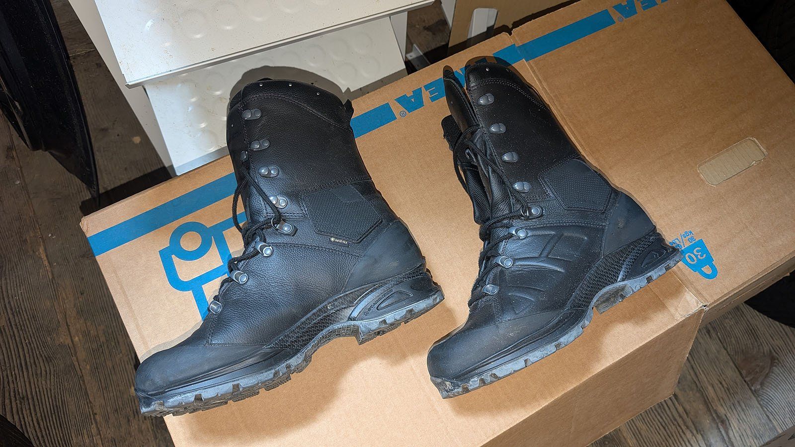 Caterpillar Scarpe da uomo: Schuhe Einsatzstiefel Haix Doc Marten Caterpillar – Usato da Aarburg venduto da horch_mal 2
