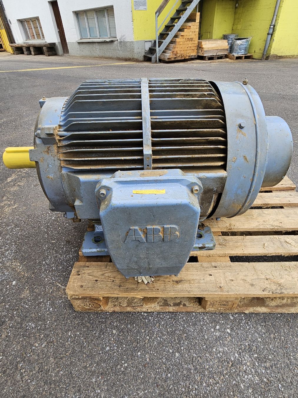 ABB  Moteurs: Elektromotor 110 KW – D'occasion à Einsiedeln par Paletten