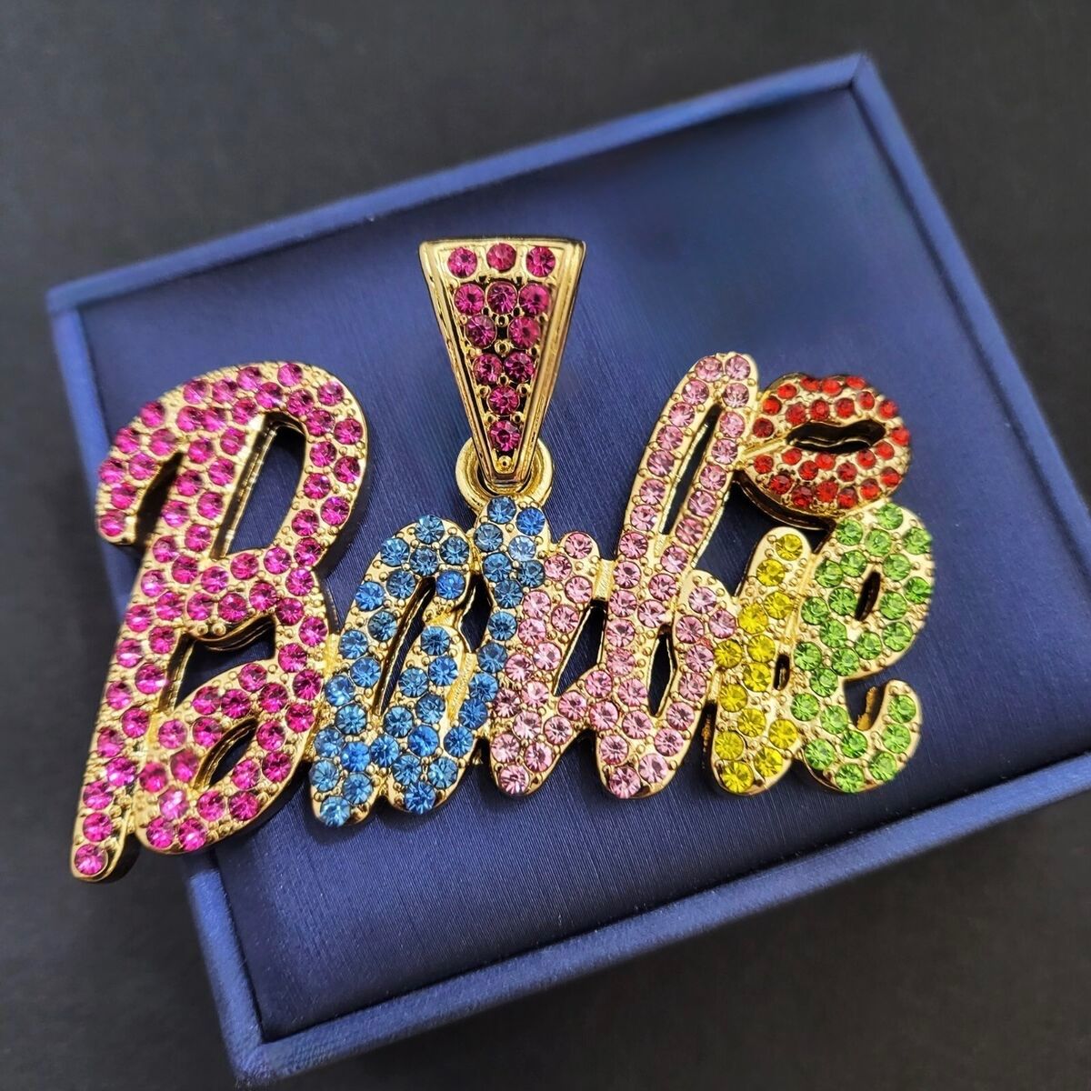 Anhänger: Barbie Halskettenanhänger – Neu und originalverpackt aus Watt von Dom_hd7z