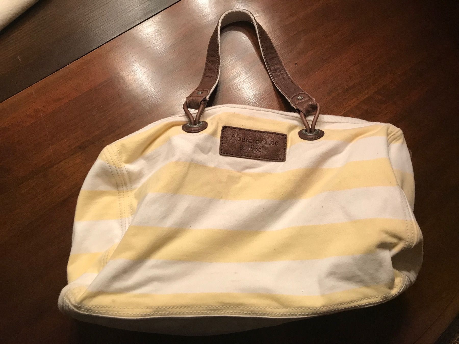 Taschen: Abercrombie & Fitch Tasche – Gebraucht aus Solothurn von Spicar