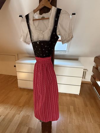 Original Wenger Dirndl inkl. Bluse und Schürze