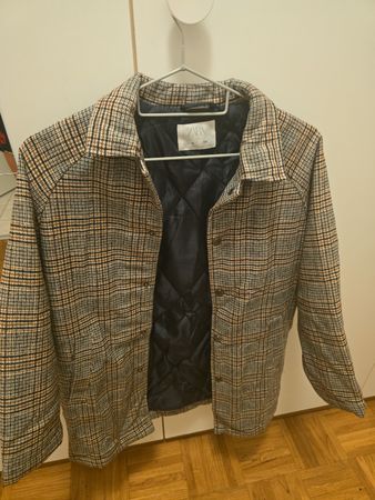 Veste Zara à carreaux - Taille 134 - Parfait pour l'automne!