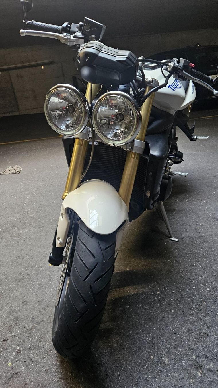 Triumph Strada: Triumph Street Triple 675 - ab Platz – Usato da Luzern venduto da B_ANDI