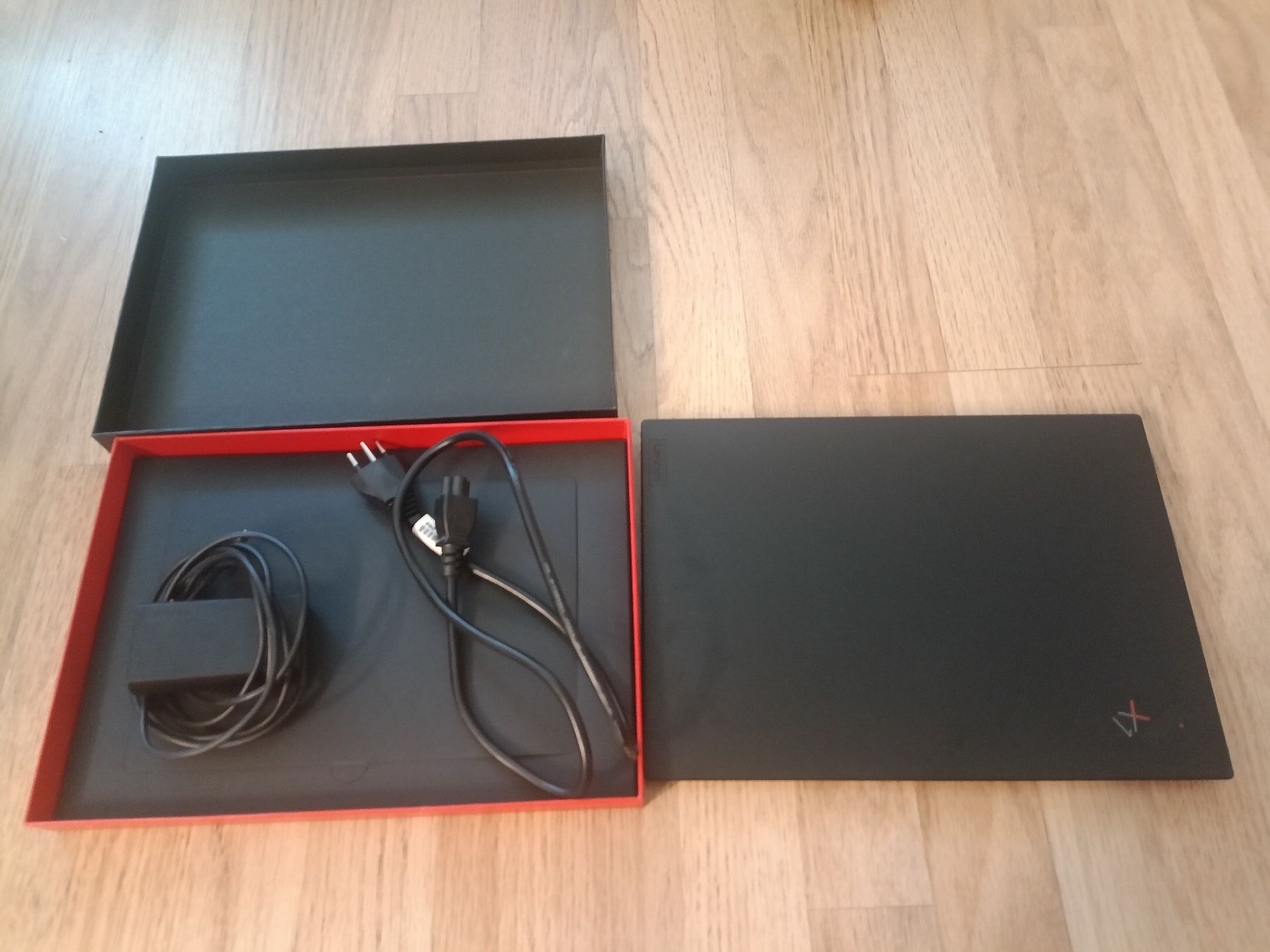 Lenovo Notebook: Lenovo Thinkpad X1 Carbon Gen 9 – Usato da Wanzwil venduto da dod_6z2t 2