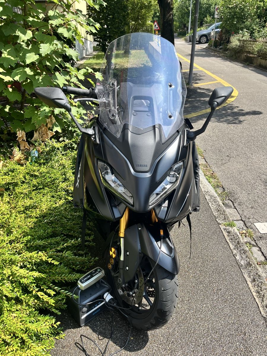 Yamaha Scooters: Scooter Yamaha Tmax XP 560 Tech Max – Gebraucht aus Zürich von fradev29