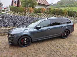 Skoda Octavia RS 2.0 TDI, 1. Hand, gepflegt, 8-fach bereift