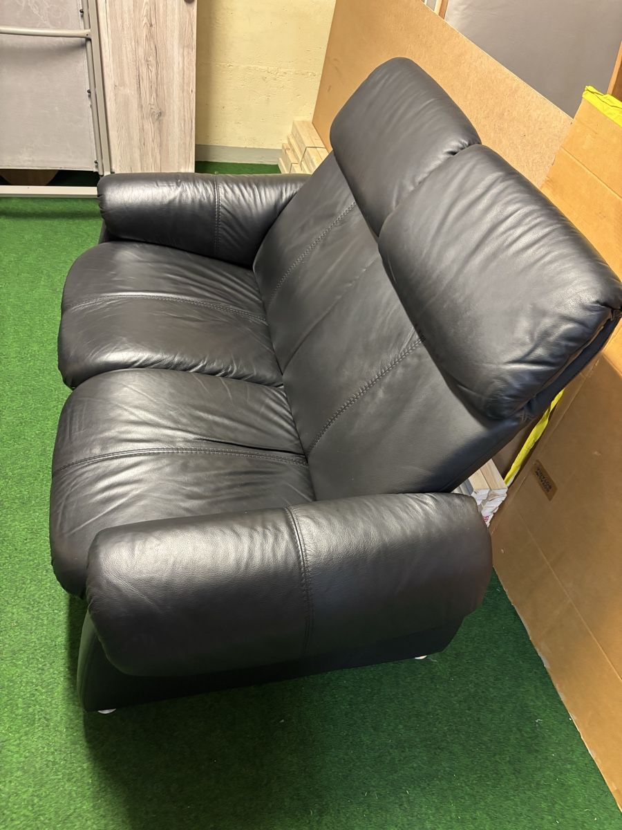 Divani: Ledersofa mit Liege funktion – Usato da Zug venduto da Deks 7