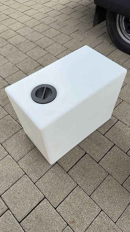 Abbeveratoi e trogoli: 110L Wassertank 35cm x 62cm x 51cm  – Usato da Gipf-Oberfrick venduto da Fam.Mueller.Wittnau 1