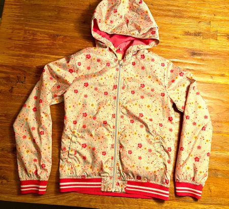 schöne Windjacke Gr. 152