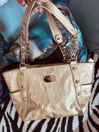 Michael Kors goldene Synthetiktasche