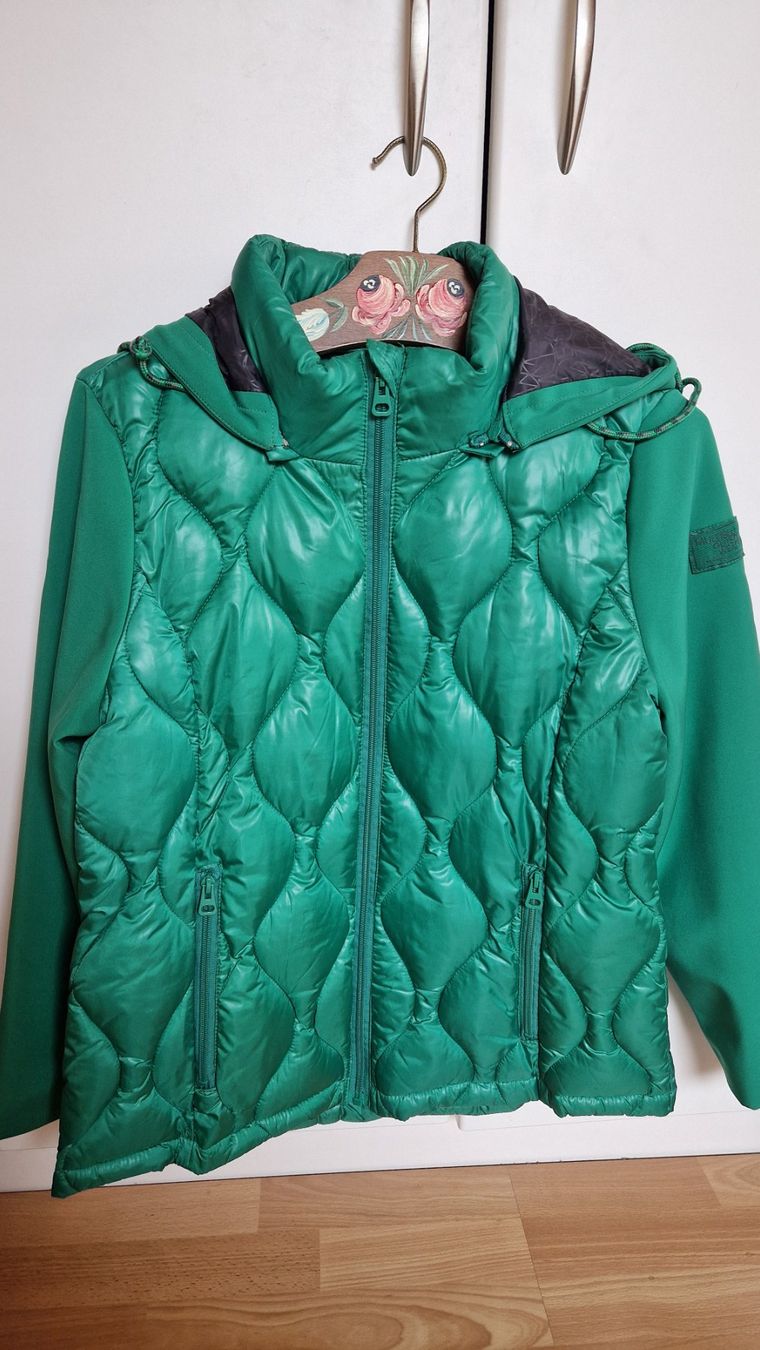 Vestes: Übergangsjacke neu – Neuf (Voir description) à Zofingen par PiaZ0102