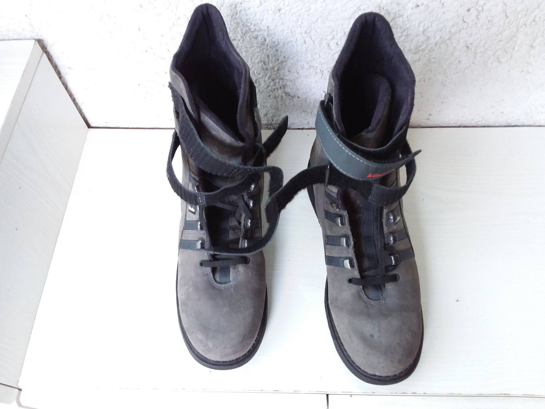 Künzli Scarpe da uomo: Künzli Freizeit oder WandeschuheGrössse 42-43 – Usato da Baden venduto da Katzenbaum27