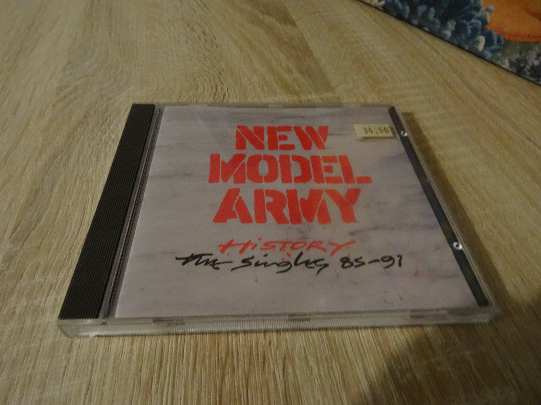 CD: New Model Army - History The Singles 85-91 CD – Usato da Olten venduto da Disc-Ausverkauf