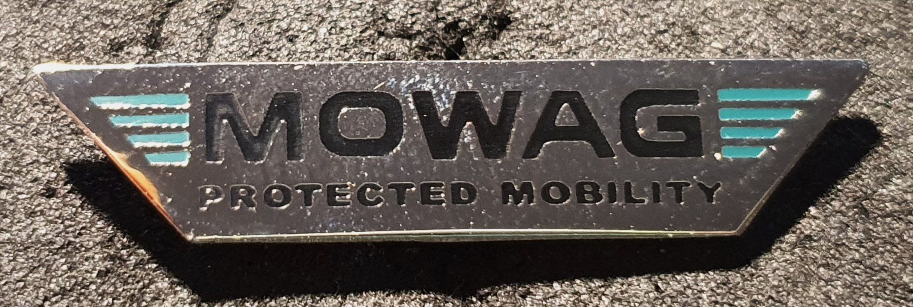 Plaketten & Abzeichen: GG235 - Pin Mowag  Protected Mobility – Gebraucht aus Reinach BL von Boston-Verkauf