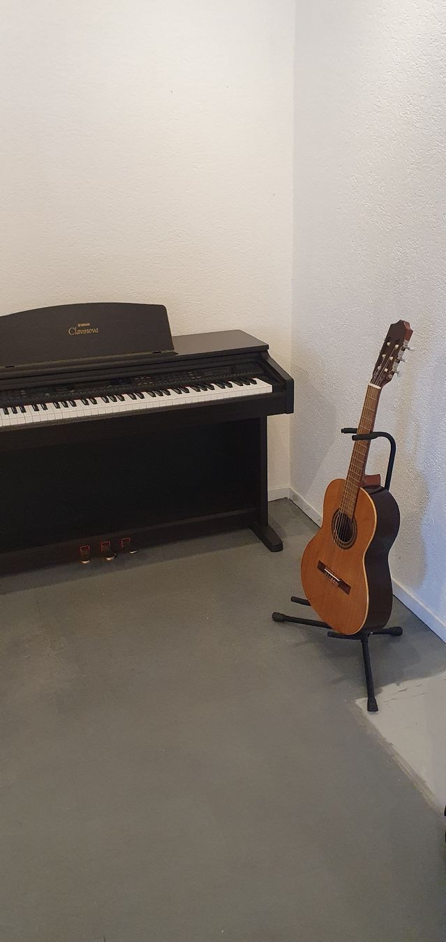 Musikinstrumente: E-Piano Clavinova – Gebraucht aus Basel von LiebeSchweiz 4