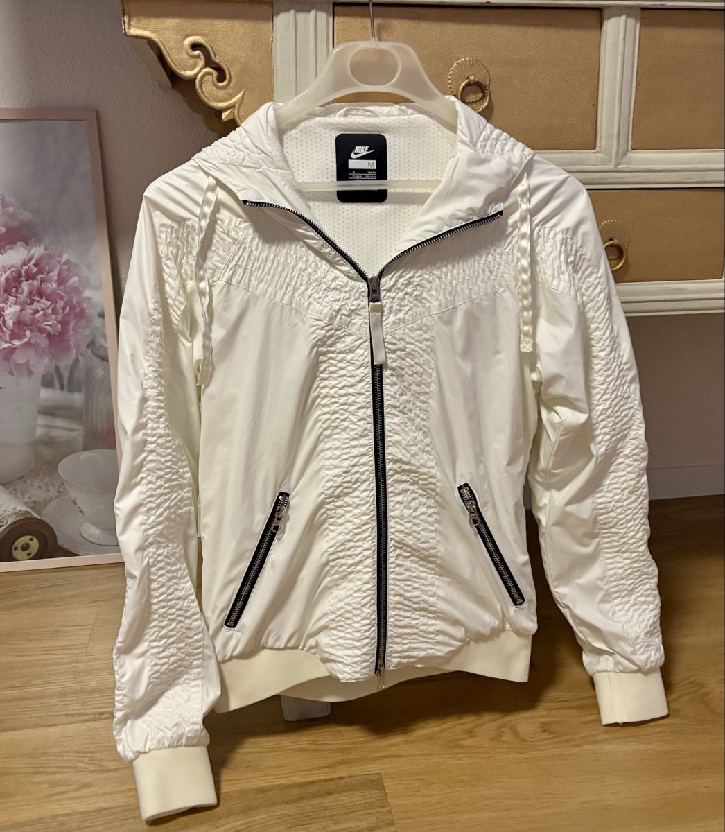 Nike Giacche: Nike Jacke, neuwertig, – Usato da Baden venduto da Tiffany6878 7