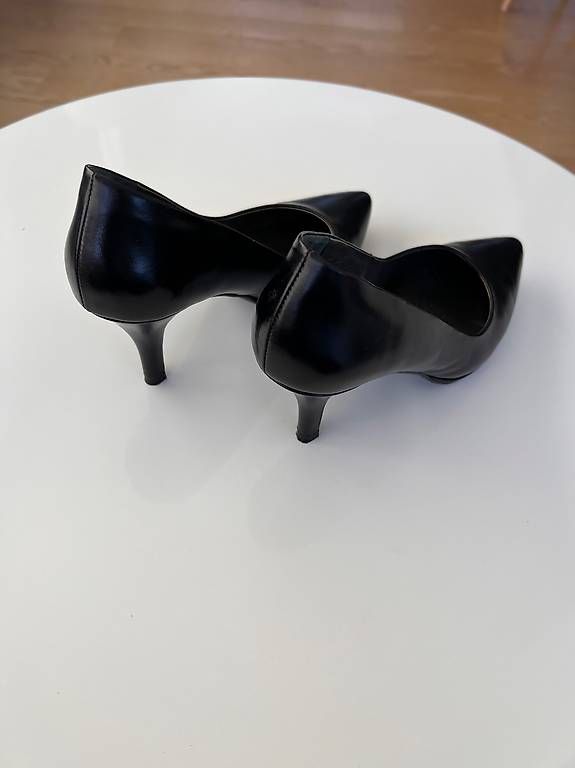 Scarpe da donna: Schwarze Schuhe Gr. 37 Colonys – Usato da Zürich venduto da cat_9qyy 2