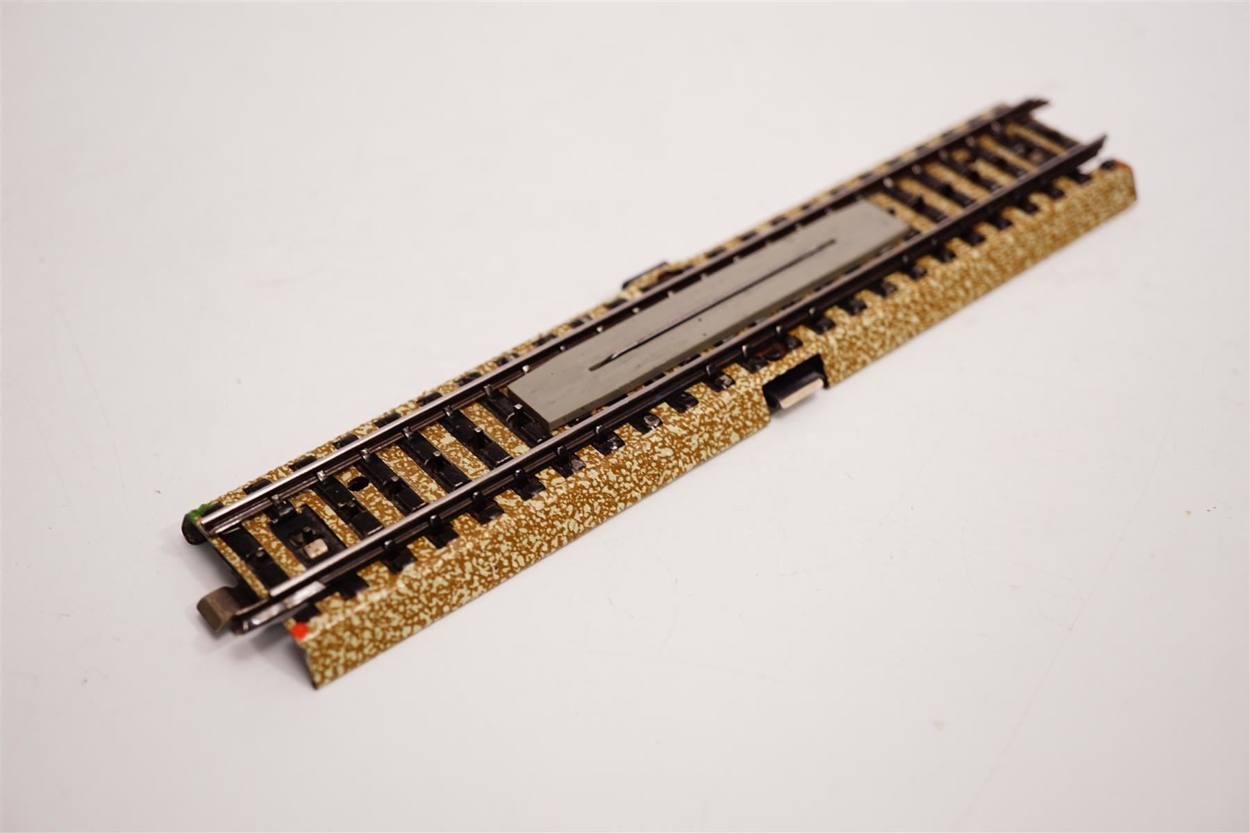 Märklin Modellini di ferrovie: A# Märklin 7193 Kontakgleis – Usato da Uetendorf venduto da tigermuegi 3