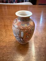 Japanische Miniaturvase Satsuma Stil bunt guter Zustand