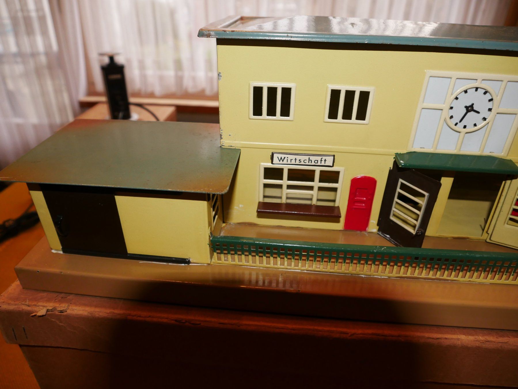 Märklin Modellini di ferrovie: Märklin Bahnhof 2002 B – Usato da Gränichen venduto da iknow 1