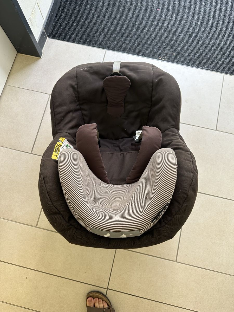 Maxi-Cosi Seggiolini per auto: Maxi cosi 2 way Pearl + noch einer Sitzbezug – Usato da Dietikon venduto da mike.thorton 3