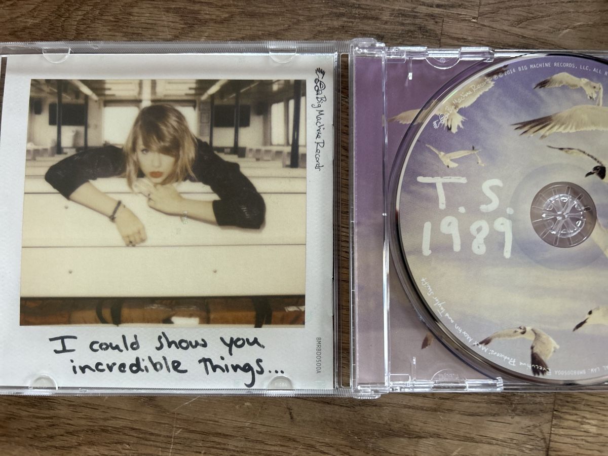 CDs: Taylor Swift - T. S. 1989 – Gebraucht aus Lugano von  2