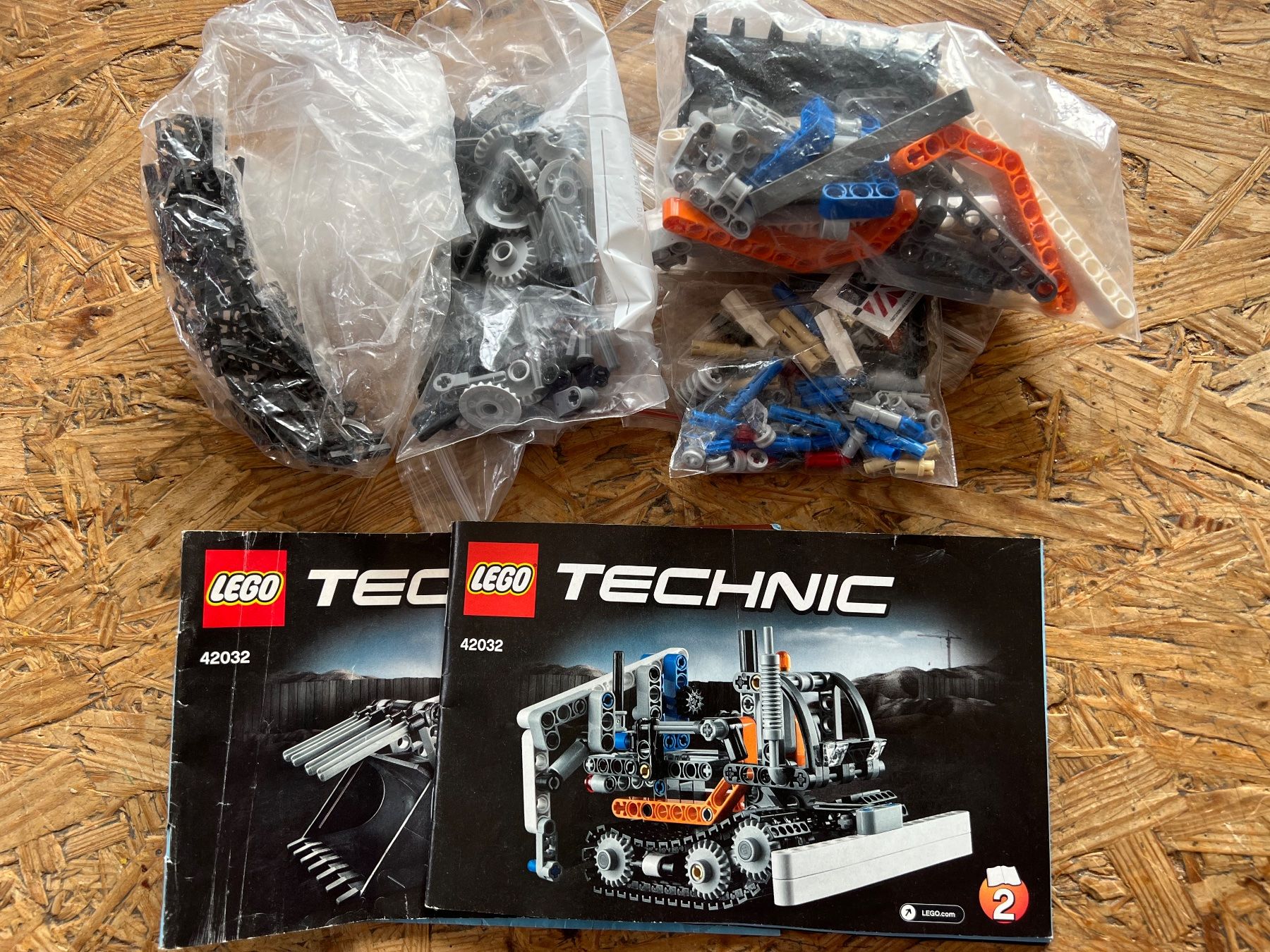 Lego Giocattoli: Lego Technic 42032 – Usato da Strada venduto da Betflo