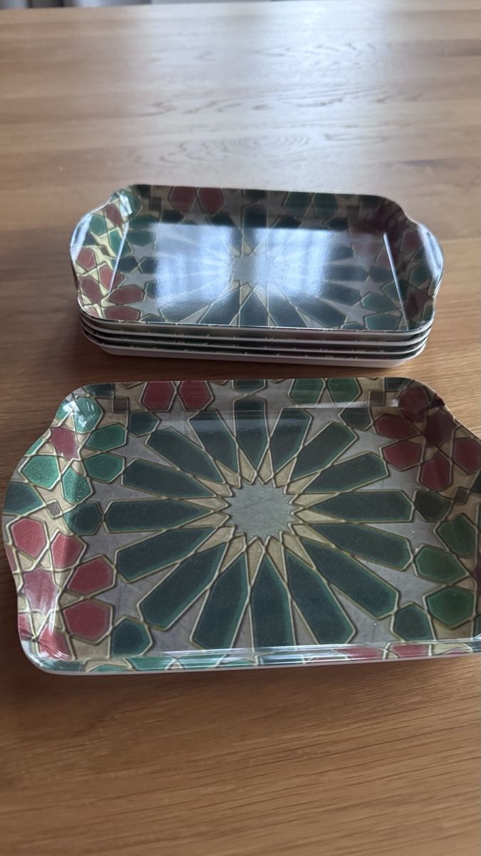 Piatti di portata:  Tablett mit geometrischem Muster 21cm x 15cm – Usato da Flawil venduto da mimi_96 1
