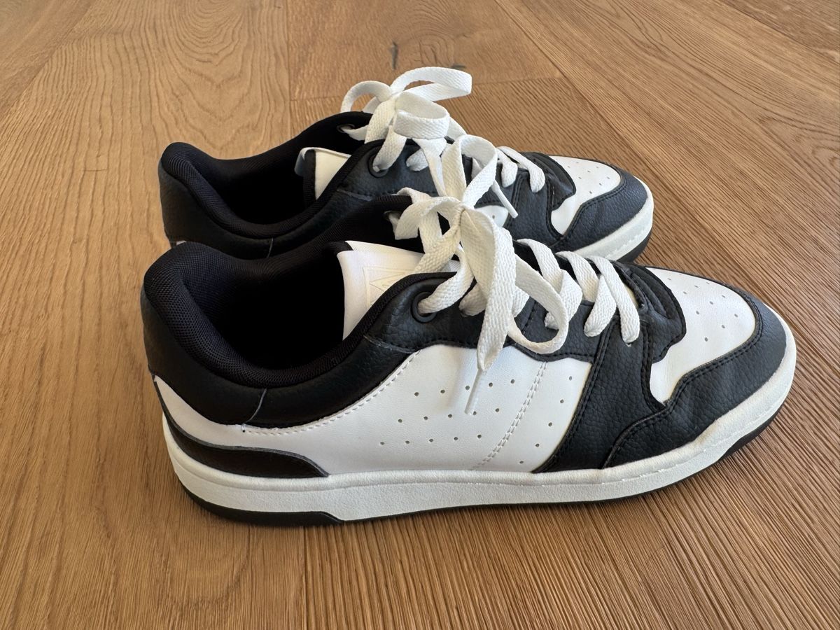 H&M Scarpe da donna: H&M Sneaker Gr. 38 in schwarz-weiss – Nuovo (secondo la descrizione) da Altendorf venduto da PiaLang 1