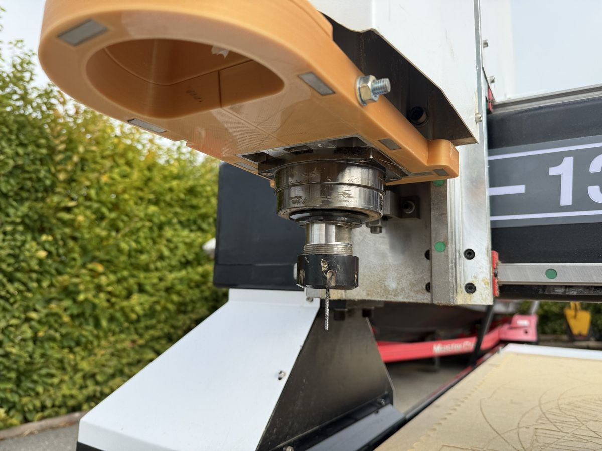 CNC Xunke 1300×1300, Broche 6 kW, Mach3/4, PC et aspiration (Gebraucht ...