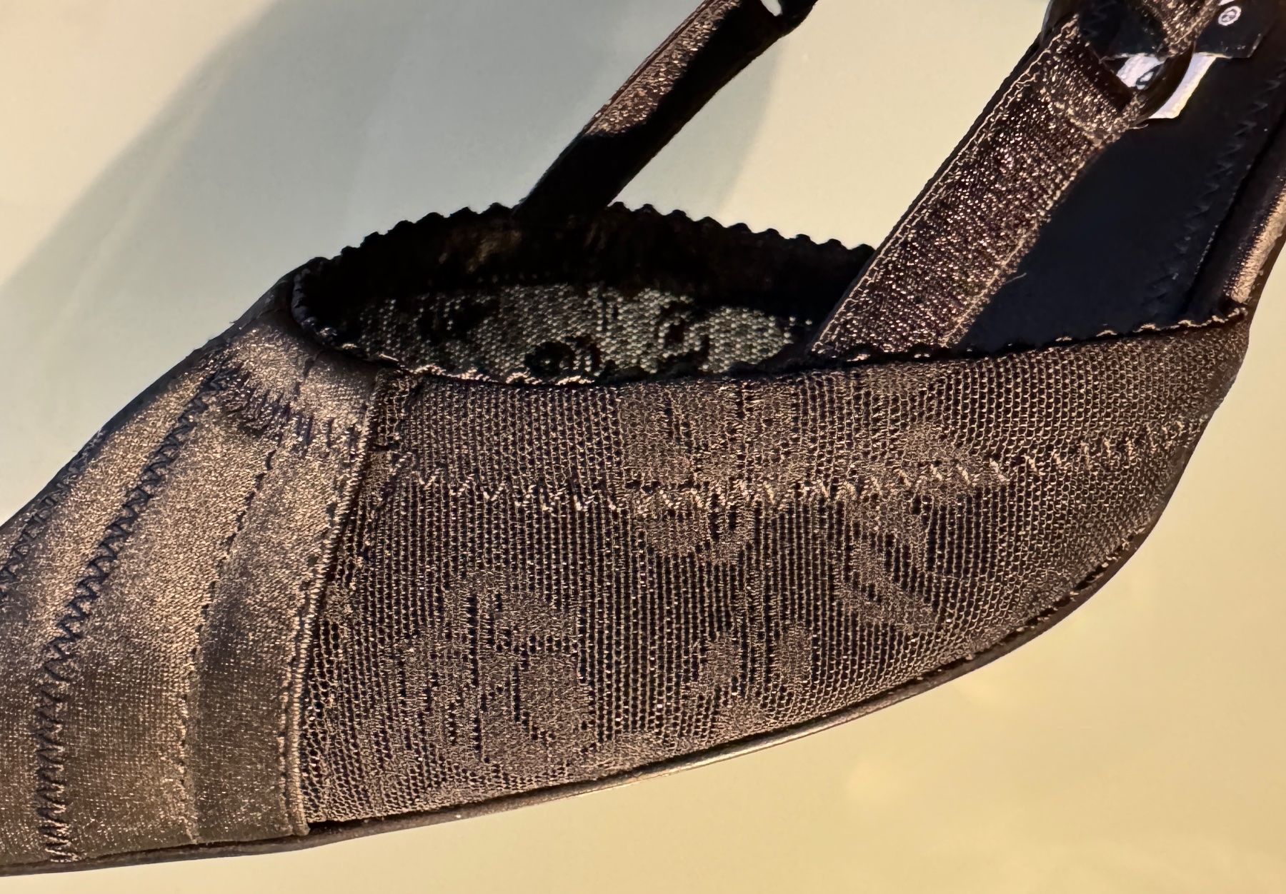 Dolce & Gabbana Scarpe da donna: Dolce & Gabbana Slingback Pumps black – Usato da Unterägeri venduto da san_6qcx 7