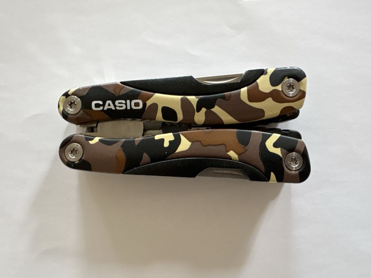 Alle Werkzeuge: Multitool Casio Camouflage Design guter Zustand – Neu (gemäss Beschreibung) aus Schaffhausen von Reporter 1