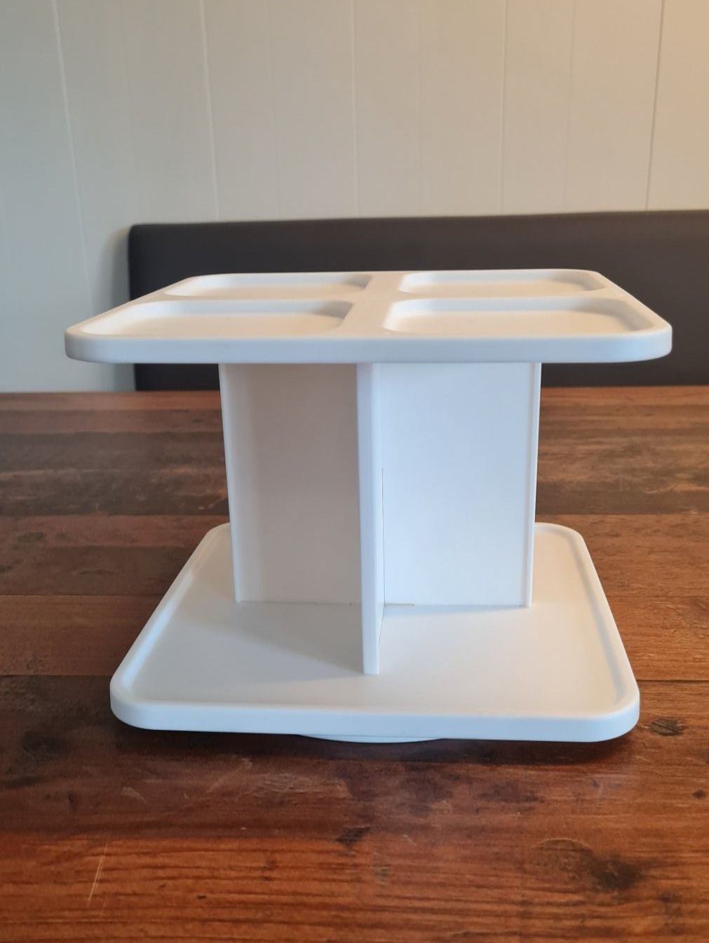 Tupperware Contenitori & Simili: Tupperware Gewürzgestell drehbar – Usato da Unteriberg venduto da Foxcross 1