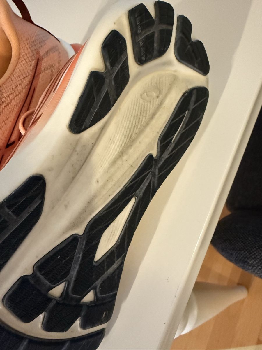 Chaussures hommes: ASICS Jogging Schuhe – D'occasion à Glattbrugg par aventadooor 1