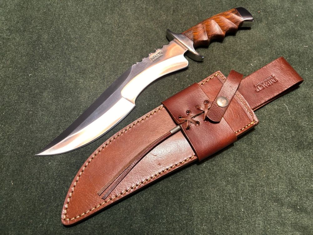 Opinel Jagdmesser OP01623 – Rostfreie Klinge, Eichenholz-Griff, Sicherheitsring
