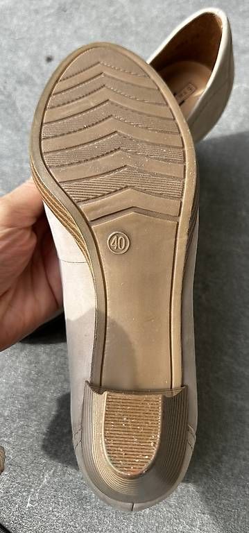 Scarpe da donna: Echtleder Pumps, Gr. 40 – Usato da Thalwil venduto da and_fdf5 2