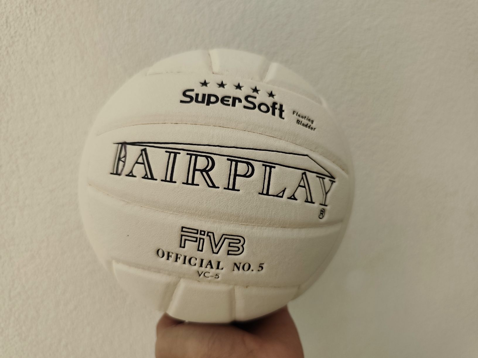 Palloni: Fairplay FIVB Volleyball - White – Usato da Bolligen venduto da brown_bear