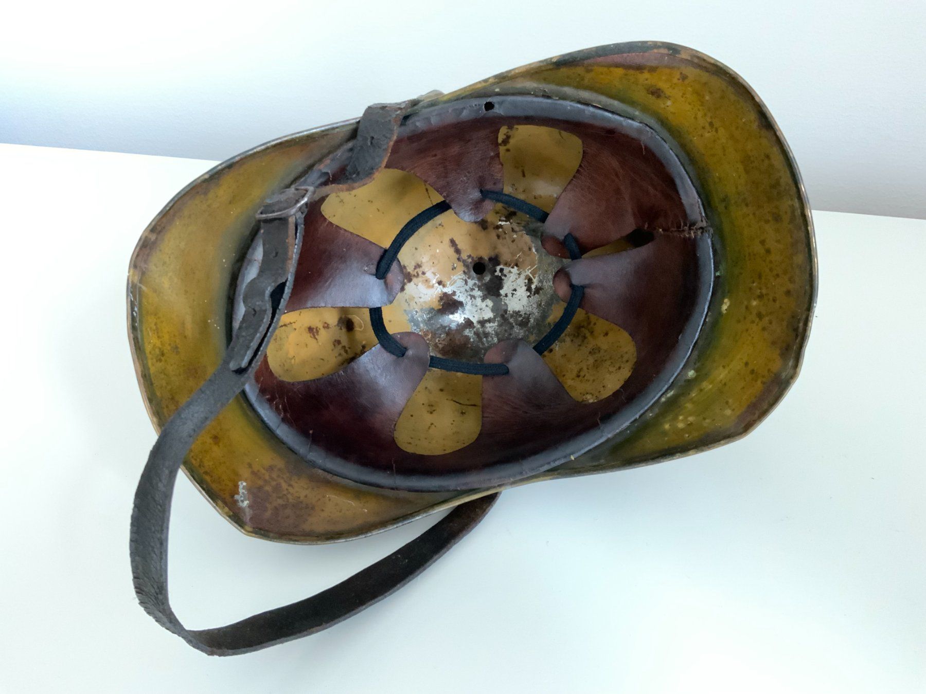 Pompieri: Feuerwehrhelm von früher – Usato da Luzern venduto da Flocke11 5