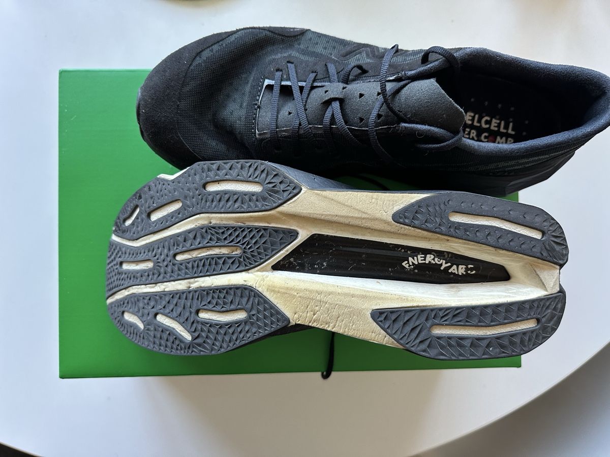 New Balance Scarpe da uomo: District Vision + New Balance FuelCell Supercom Elite V4 – Usato da Lausanne venduto da hcomme 2