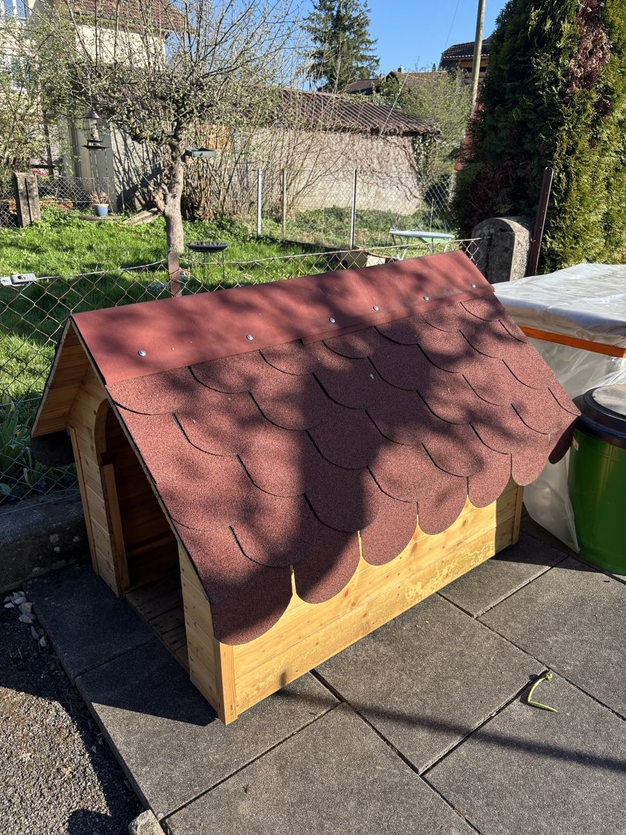 Liege- & Schlafplätze: Hundehütte – Gebraucht aus Gurzelen von Beat64