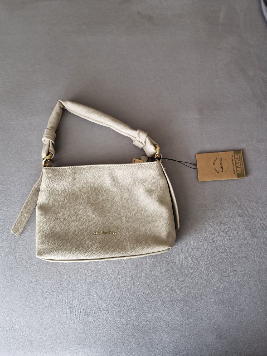 Taschen für Damen: Valentino Damen Handtasche – Neu und originalverpackt aus Möhlin von Oguen92