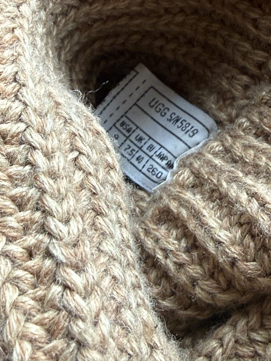 Ugg Scarpe da donna: Bottes UGG en tricot beige, taille 40 – Usato da Monthey venduto da Joseph-29 6
