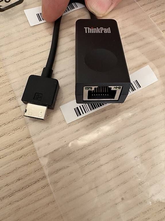 Laufwerke & Adapter: Lenovo ThinkPad Ethernet Adapter – Gebraucht aus Zürich von idh_b5fd