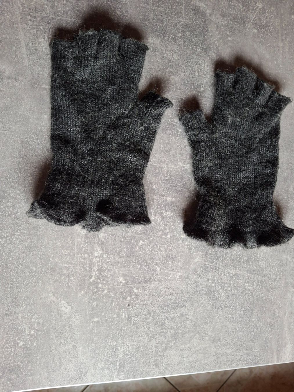 Gants & mitaines : Gants – D'occasion à Villiers par san_jn5w 2