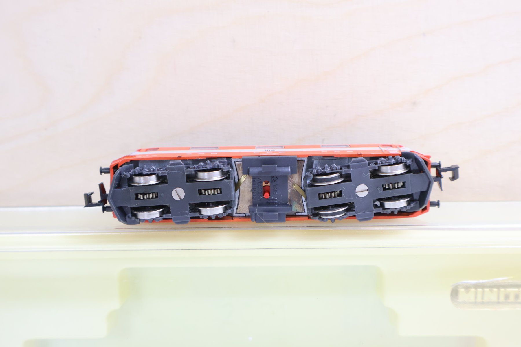 Trix Modellini di ferrovie: Minitrix Swiss Express Re 4/4 E-Lok - 2976 Spur N – Usato da Winterthur venduto da Monstera 4