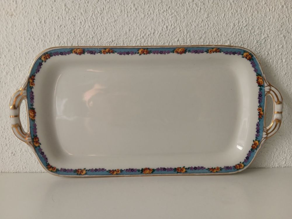 DEUX PLATS PORCELAINE limoges peint à la main signé EMILY Flambeau LDBC